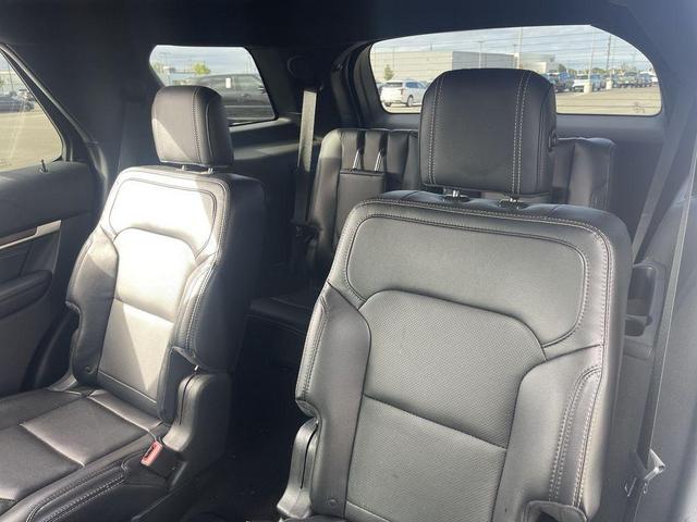 Photo of 2018 White Platinum Clearcoat Metallic Ford Explorer