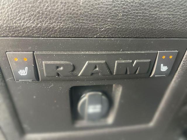 Photo of 2014 Black Clearcoat RAM 1500