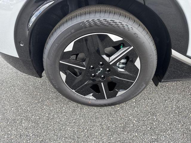 Photo of 2025 Wolf Gray Kia EV6