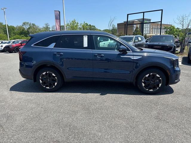 Photo of 2025 Midnight Black Kia Sorento