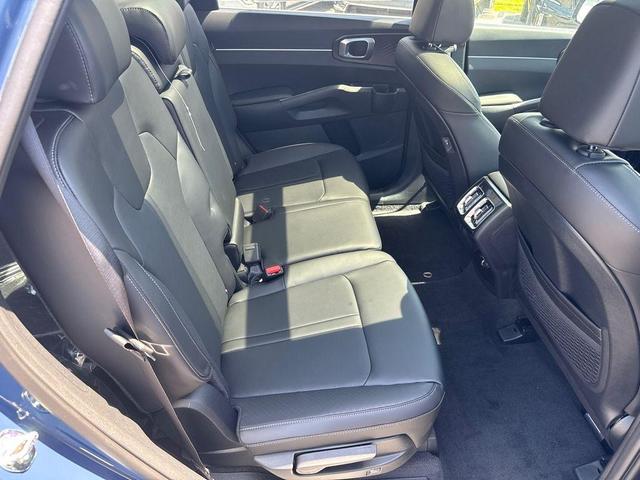 Photo of 2025 Midnight Black Kia Sorento