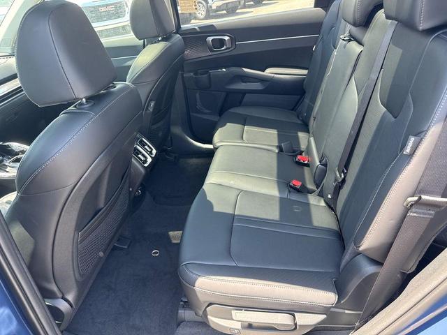 Photo of 2025 Midnight Black Kia Sorento