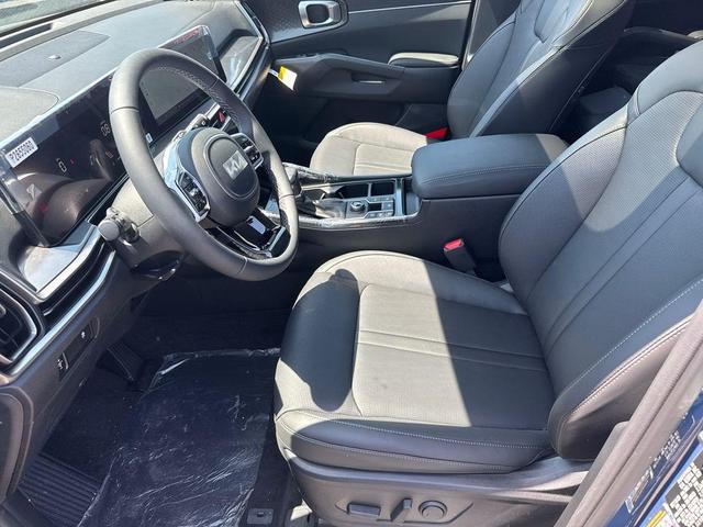 Photo of 2025 Midnight Black Kia Sorento