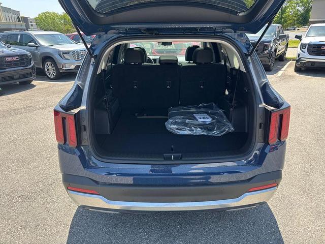 Photo of 2025 Midnight Black Kia Sorento