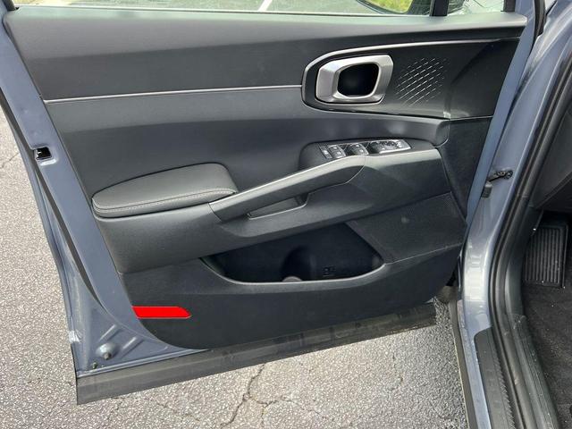 Photo of 2025 Everlasting Silver Kia Sorento