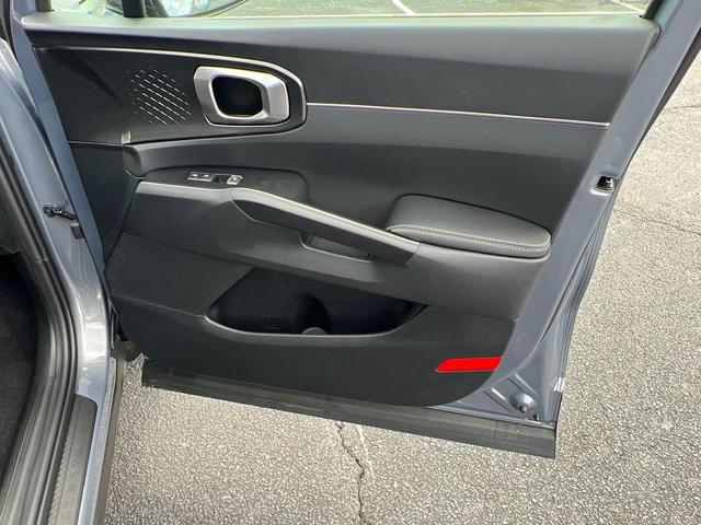 Photo of 2025 Everlasting Silver Kia Sorento