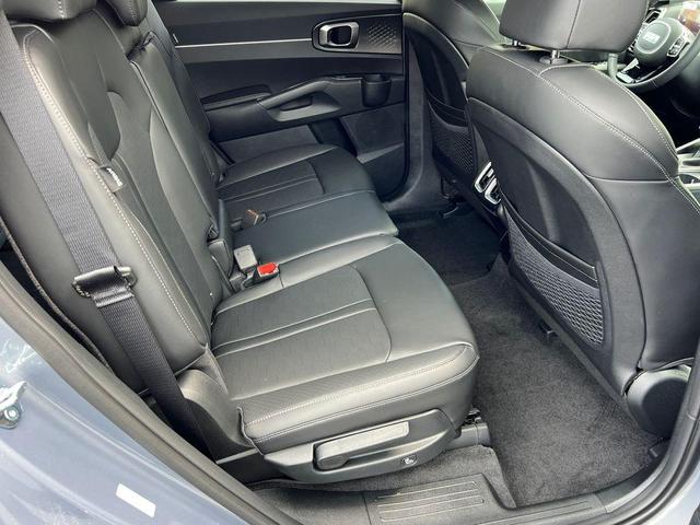 Photo of 2025 Everlasting Silver Kia Sorento