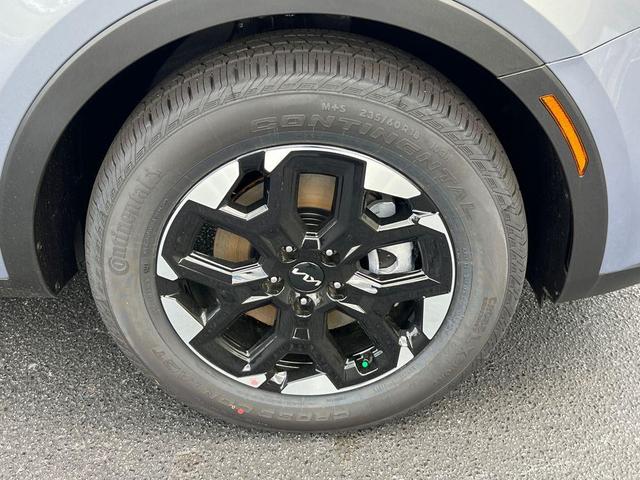 Photo of 2025 Everlasting Silver Kia Sorento