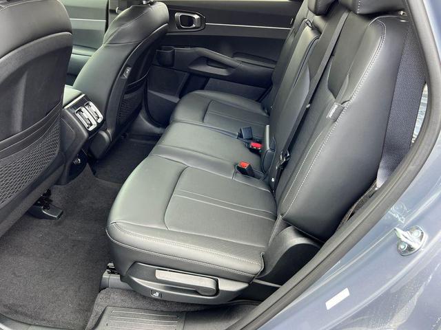 Photo of 2025 Everlasting Silver Kia Sorento