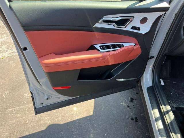 Photo of 2025 Wolf Gray Kia Sportage