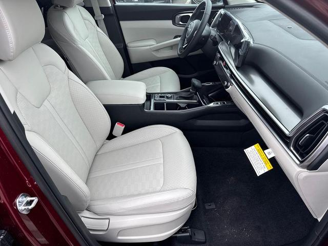 Photo of 2025 Red Kia Sorento