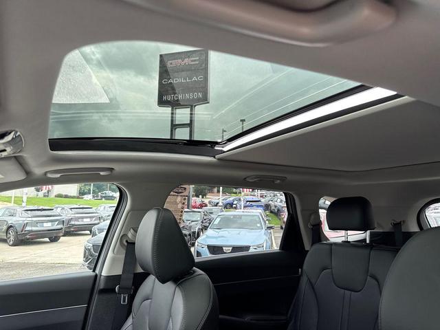 Photo of 2025 Wolf Gray Kia Sorento