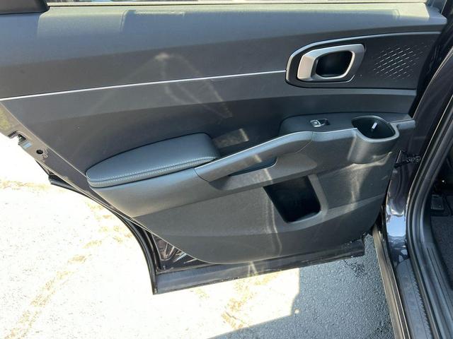 Photo of 2025 Metal Kia Sorento