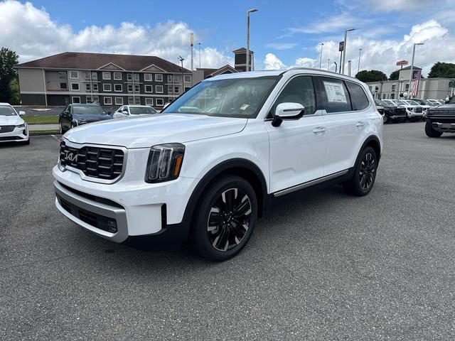 Photo of 2025 Glacial White Pearl Kia Telluride