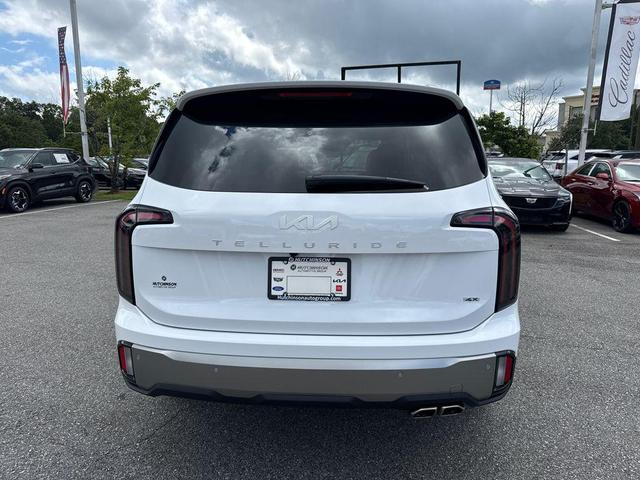 Photo of 2025 Glacial White Pearl Kia Telluride