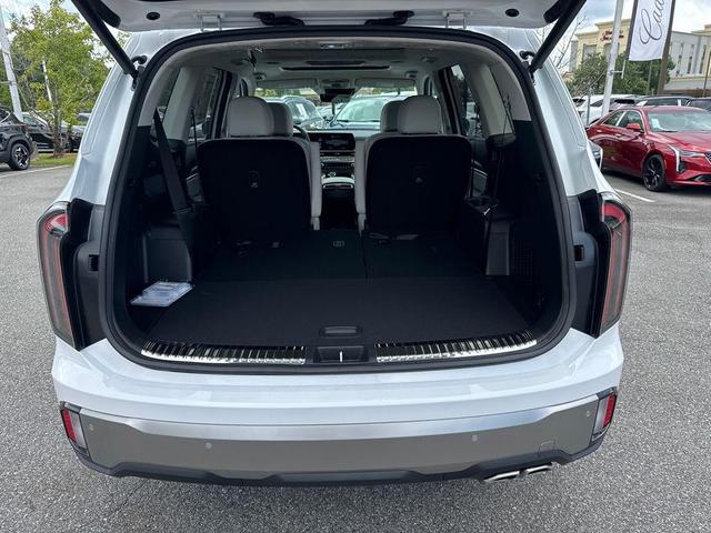 Photo of 2025 Glacial White Pearl Kia Telluride