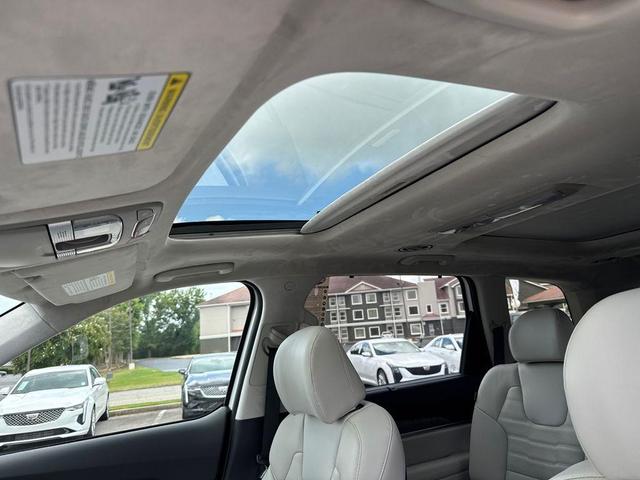 Photo of 2025 Glacial White Pearl Kia Telluride