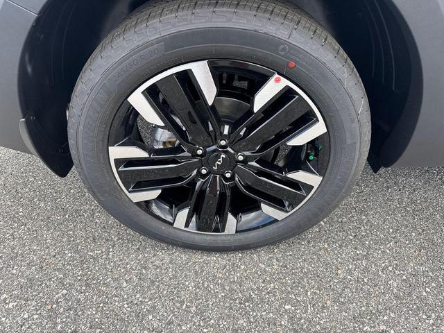 Photo of 2025 Glacial White Pearl Kia Telluride
