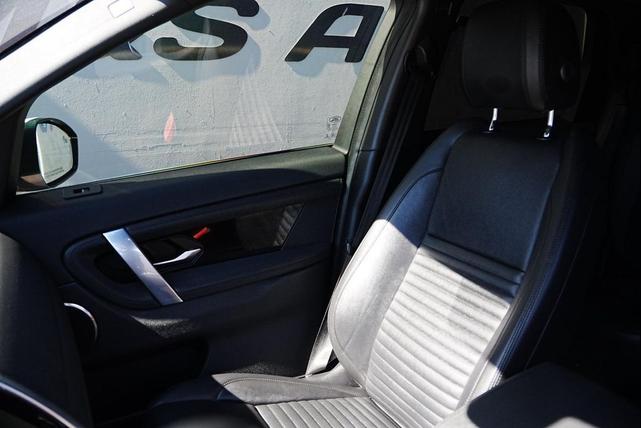 Photo of 2023 Fuji White Land Rover Discovery Sport