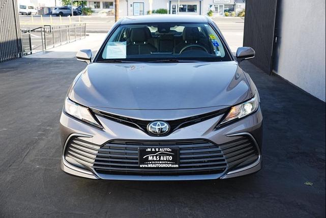 Photo of 2023 Predawn Gray Mica Toyota Camry