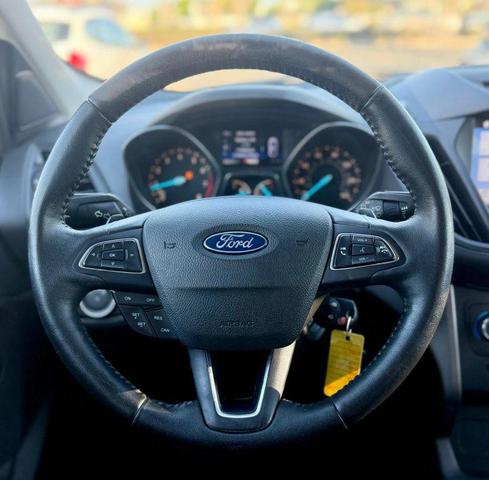 Photo of 2017 Shadow Black Ford Escape