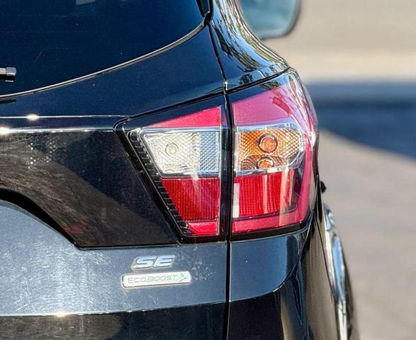 Photo of 2017 Shadow Black Ford Escape