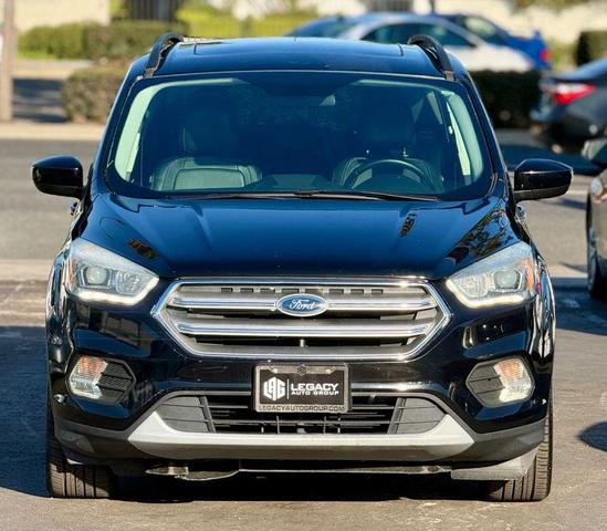 Photo of 2017 Shadow Black Ford Escape