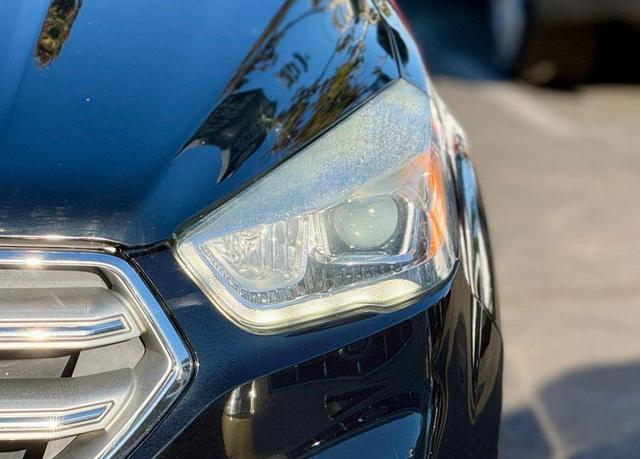 Photo of 2017 Shadow Black Ford Escape