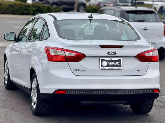 Photo of 2012 Oxford White Ford Focus