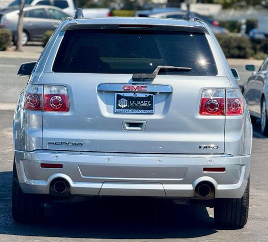 Photo of 2012 Quicksilver Metallic GMC Acadia