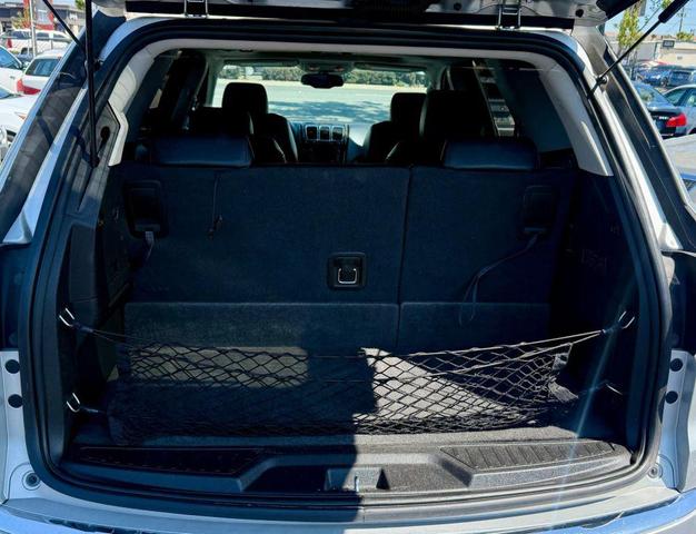 Photo of 2012 Quicksilver Metallic GMC Acadia
