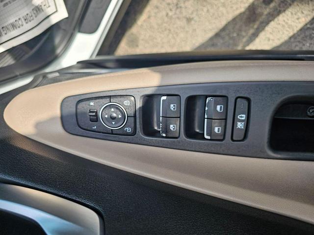 Photo of 2019 White Hyundai SANTA FE