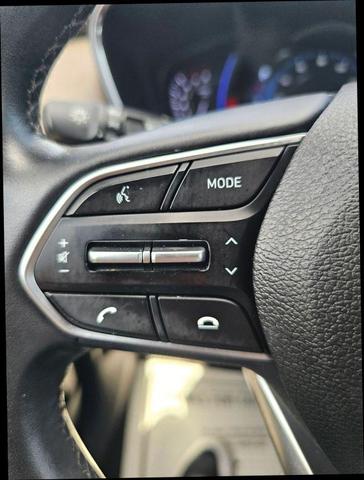 Photo of 2019 White Hyundai SANTA FE