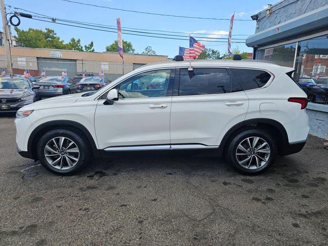 Photo of 2019 White Hyundai SANTA FE