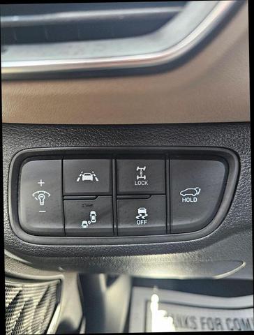 Photo of 2019 White Hyundai SANTA FE
