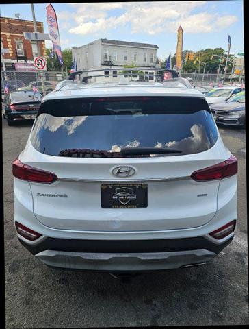 Photo of 2019 White Hyundai SANTA FE
