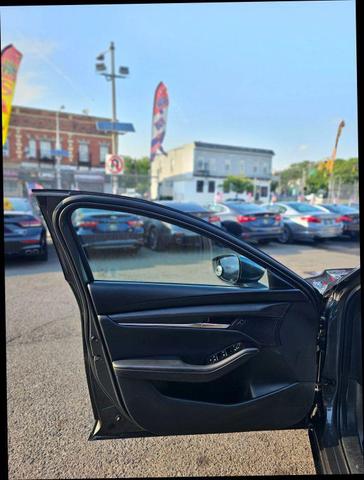 Photo of 2023 Gray Mazda Mazda3