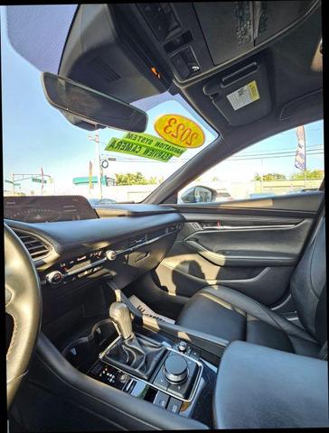 Photo of 2023 Gray Mazda Mazda3