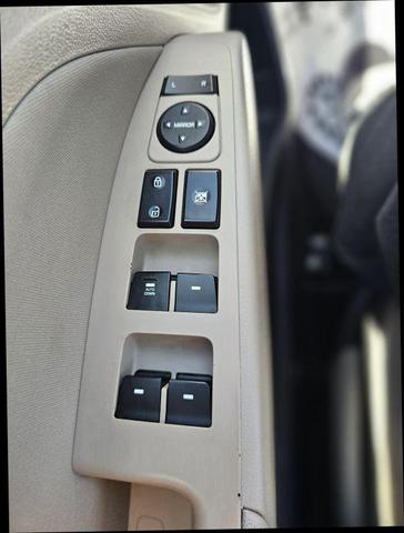 Photo of 2017 Beige Hyundai ELANTRA