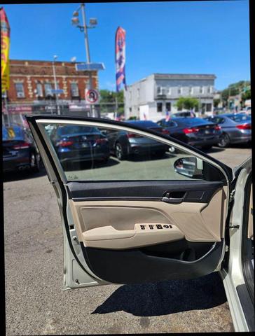 Photo of 2017 Beige Hyundai ELANTRA
