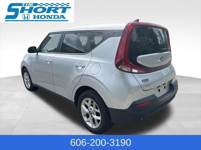 Photo of 2020 Sparkling Silver Kia Soul