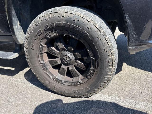 Photo of 2015 Brilliant Black Crystal Pearlcoat RAM 1500