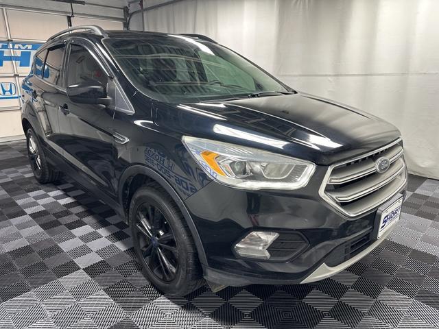 Photo of 2017 Magnetic Metallic Ford Escape