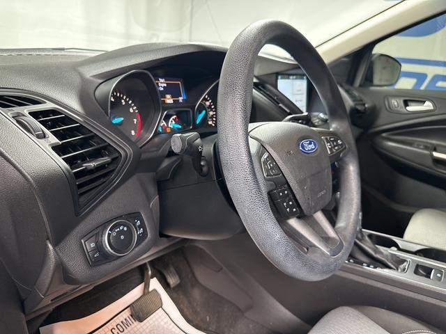 Photo of 2017 Magnetic Metallic Ford Escape