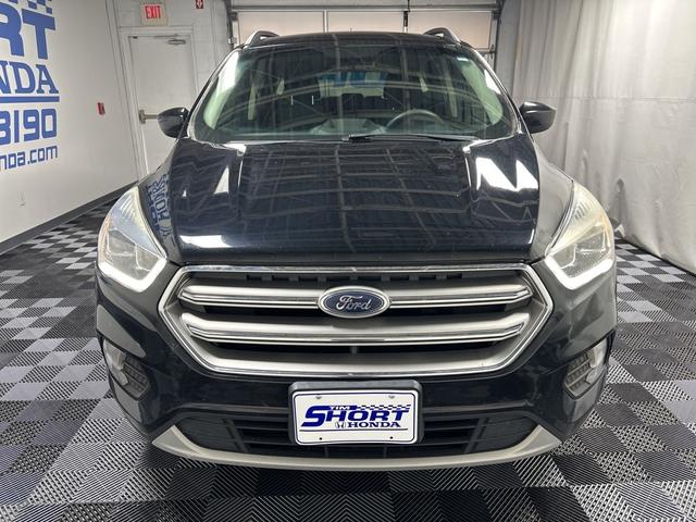 Photo of 2017 Magnetic Metallic Ford Escape