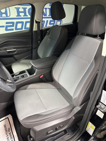 Photo of 2017 Magnetic Metallic Ford Escape