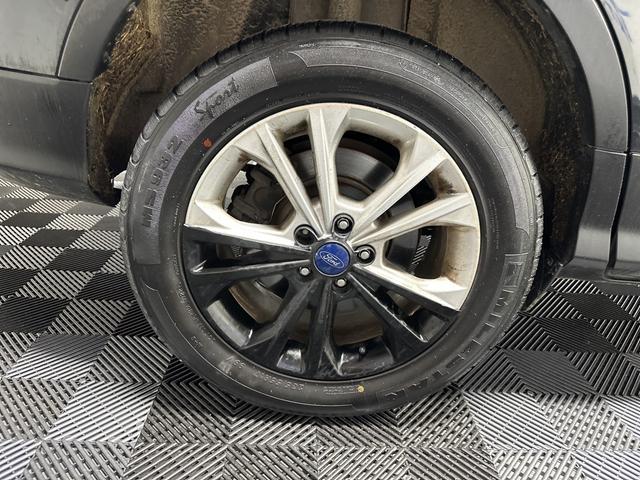 Photo of 2017 Magnetic Metallic Ford Escape