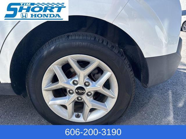 Photo of 2022 Snow White Pearl Kia Soul