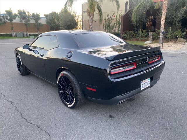 Photo of 2018 Pitch Black Clearcoat Dodge Challenger