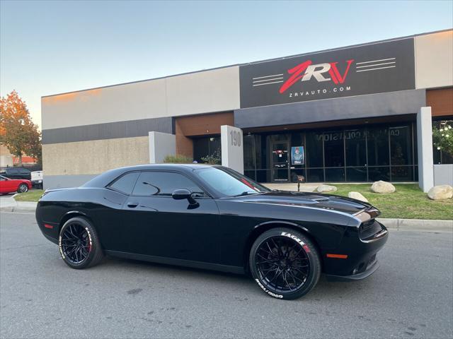 Photo of 2018 Pitch Black Clearcoat Dodge Challenger